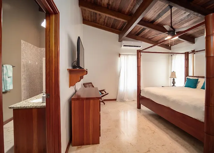 Residences At Barrier Reef 1-1c Oceanfront 2 Bedroom By Floreo Сasa de vacaciones *